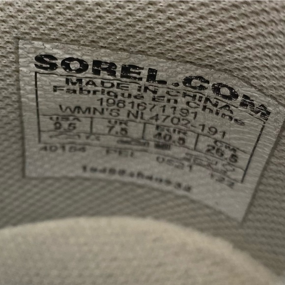 Sorel Out and About Stone Suede Slip on Wedge boot Shoes size 9.5 - Picture 5 of 9